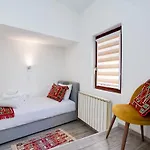 Vamos Sarajevo, * Sarajevo