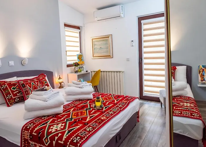 Vamos Sarajevo, Hotel