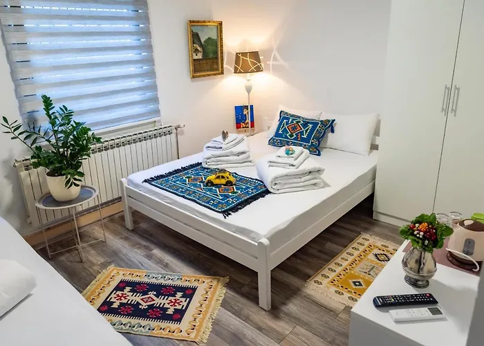 Vamos Sarajevo, Hotel *