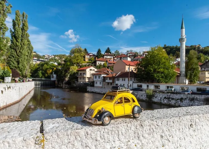 Vamos Sarajevo, Hotel *